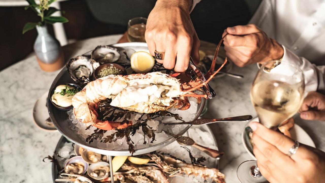 Intercontinental Wellington By Ihg Hotell Eksteriør bilde A seafood platter